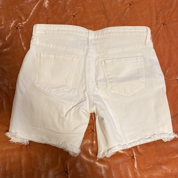 Mossimo size 4/27 white boyfriend short - Picture 3 of 5